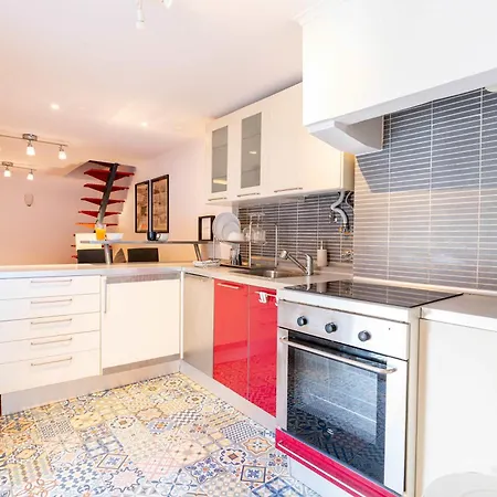 Elegant Liberty Duplex Apartament